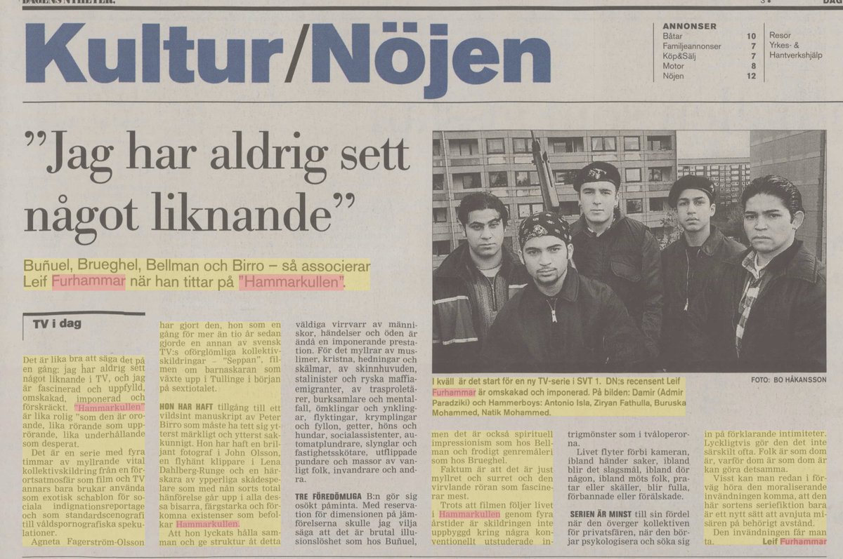 PeterBirro's tweet image. Ikväll är det 25 år sedan första avsnittet av TV-serien Hammarkullen visades på SVT. Vilket liv det blev. Kritikern Leif Furhammar i DN hade aldrig sett något liknande och jämförde med Buñuel, Brueghel och Bellman. Andra rasade. Fortfarande glad över det vi gjorde tillsammans.