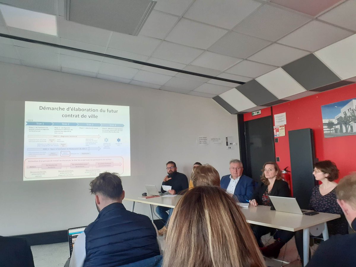 Participation à la réunion territoriale d'Amiens-Nord de <a href="/AmiensMetropole/">Amiens Métropole - Ville d’Amiens</a> pour la présentation du futur Contrat de Ville et de la Cité Educative et Cité de l'Emploi! Nous serons toujours présents pour la réussite éducative des jeunes avec @AfevAmiens! 
<a href="/avecloric/">JeanChristophe LORIC</a> <a href="/tom_lhermitte/">Thomas Lhermitte</a>