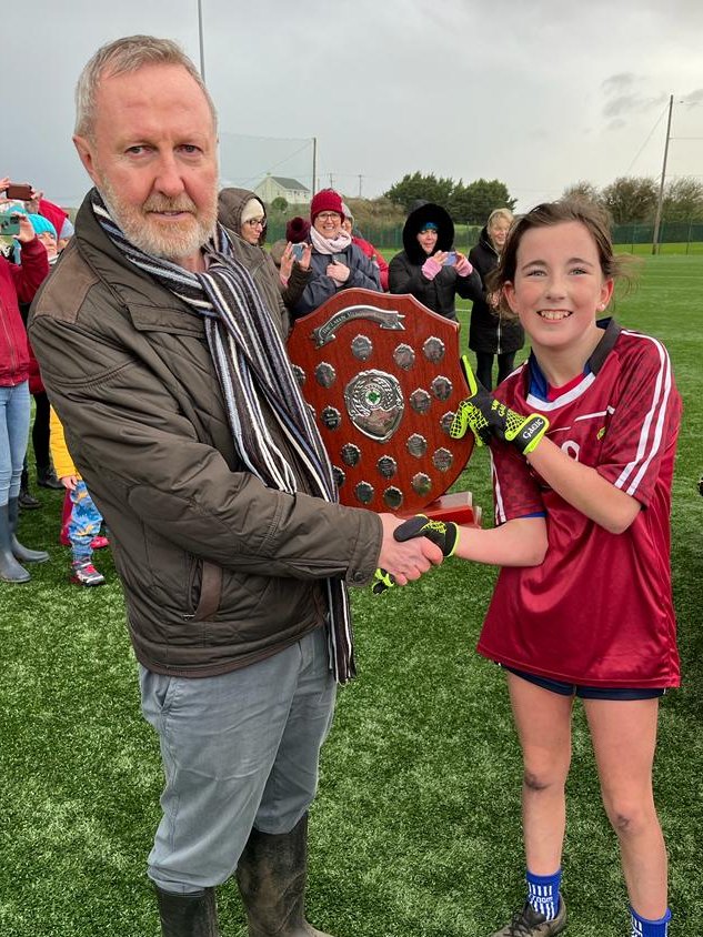 LimerickGAAzine's tweet photo. Congratulations to South Limerick who won the #Allianz Cumann na mBunscol Larkin Shield today.
Today's tournament was one of the most competitive on record: there was no more than a single score between South, City, East &amp; West in all their matches #GirlsFootball #FutureIsBright https://t.co/IpyejsJW2m