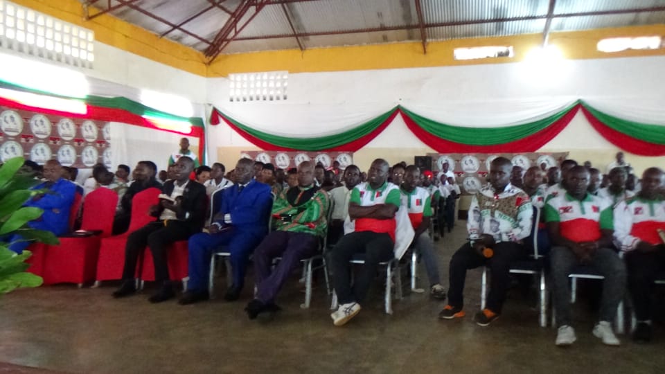 CNDDFDD Makamba on Twitter "Inama irangiye, abaraho bose baciye