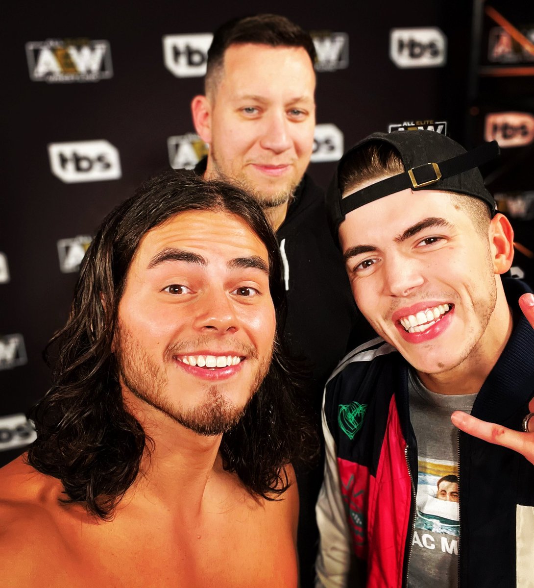 JoeAlonzoJr's tweet photo. IโM THANKFUL FOR THIS CRAZY JOURNEYโฆ #TheAmigos #HappyThanksgiving https://t.co/0Obqxyziyc