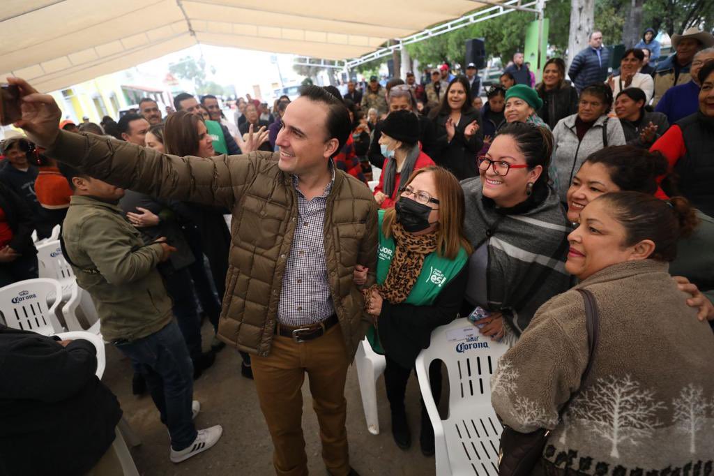manolojim's tweet photo. que mejoran la calidad de vida de nuestras familias. Trabajando en equipo siempre se logran mejores resultados #Coahuila 👍🏼🤠💪🏼#FuerteCoahuilaEs (2/2) https://t.co/4xXZ2t6Gbo