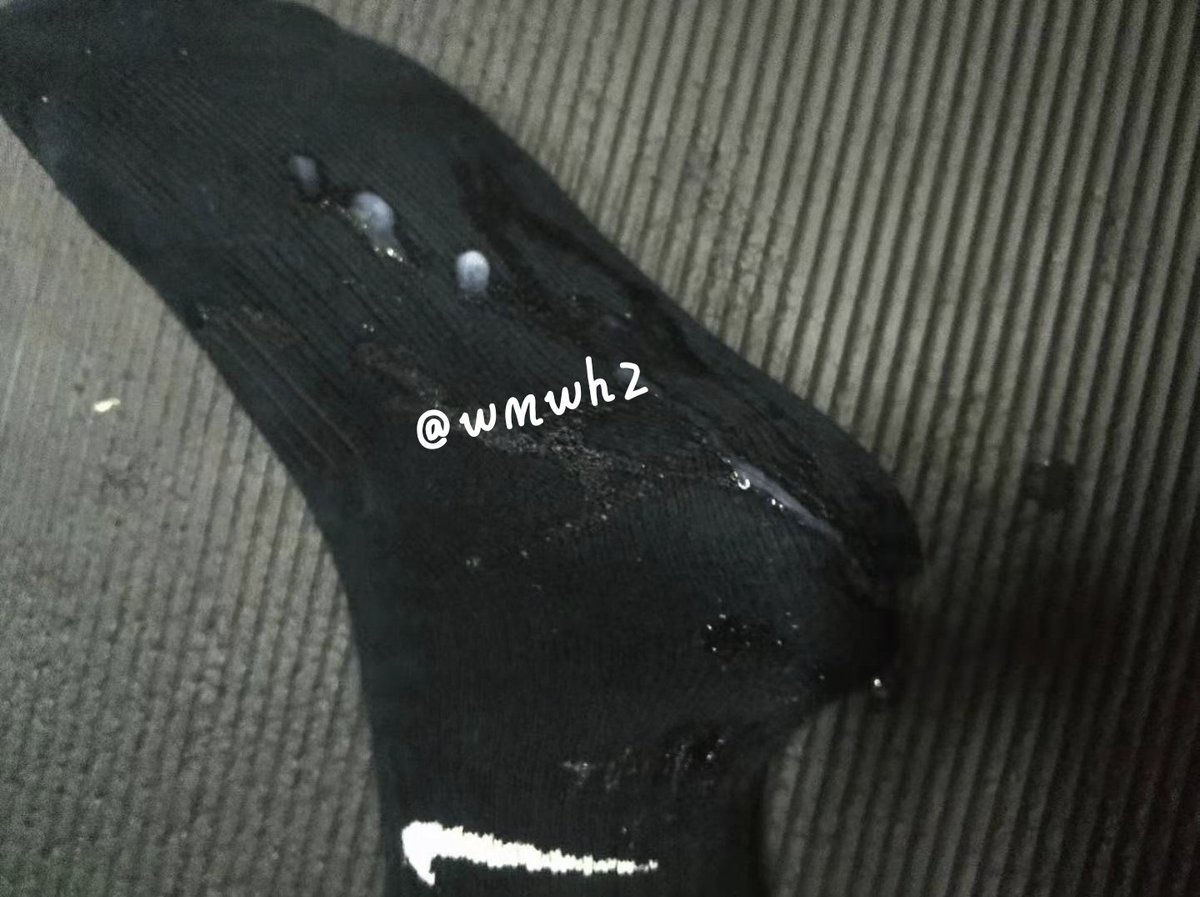 wmwh2's tweet photo. 睡吧睡吧，天快亮了 https://t.co/MaqjCYIi57