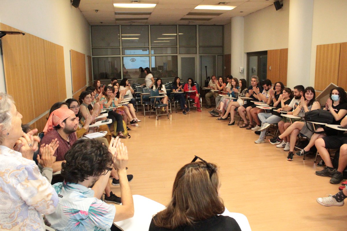 esp_uchile's tweet photo. 🟣Exitoso encuentro en el marco del del día internacional de #eliminacióndelaviolenciacontralamujer
Comunidad revisó parte del documental “Mujeres en la ciencia” y conversó en relación a los significados y reflexiones que surgieron respecto a sus entornos educativos y laborales. https://t.co/izzKjrXq41