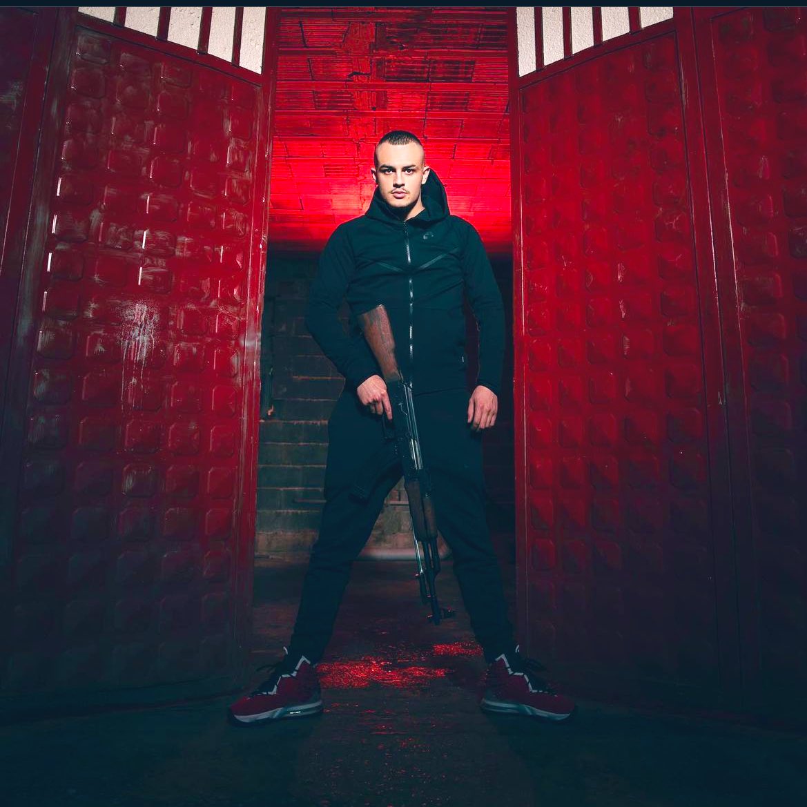 XhoniBoy's tweet photo. How to be mysterious 
-keep claim 
-talk a little 
-avoid drama
-don’t make eye contact 
-listen to others when they talk 
-don’t always be ready 
-don’t comprare yourself 
-stay alone 
-think before you speak https://t.co/BCff4pn5L4