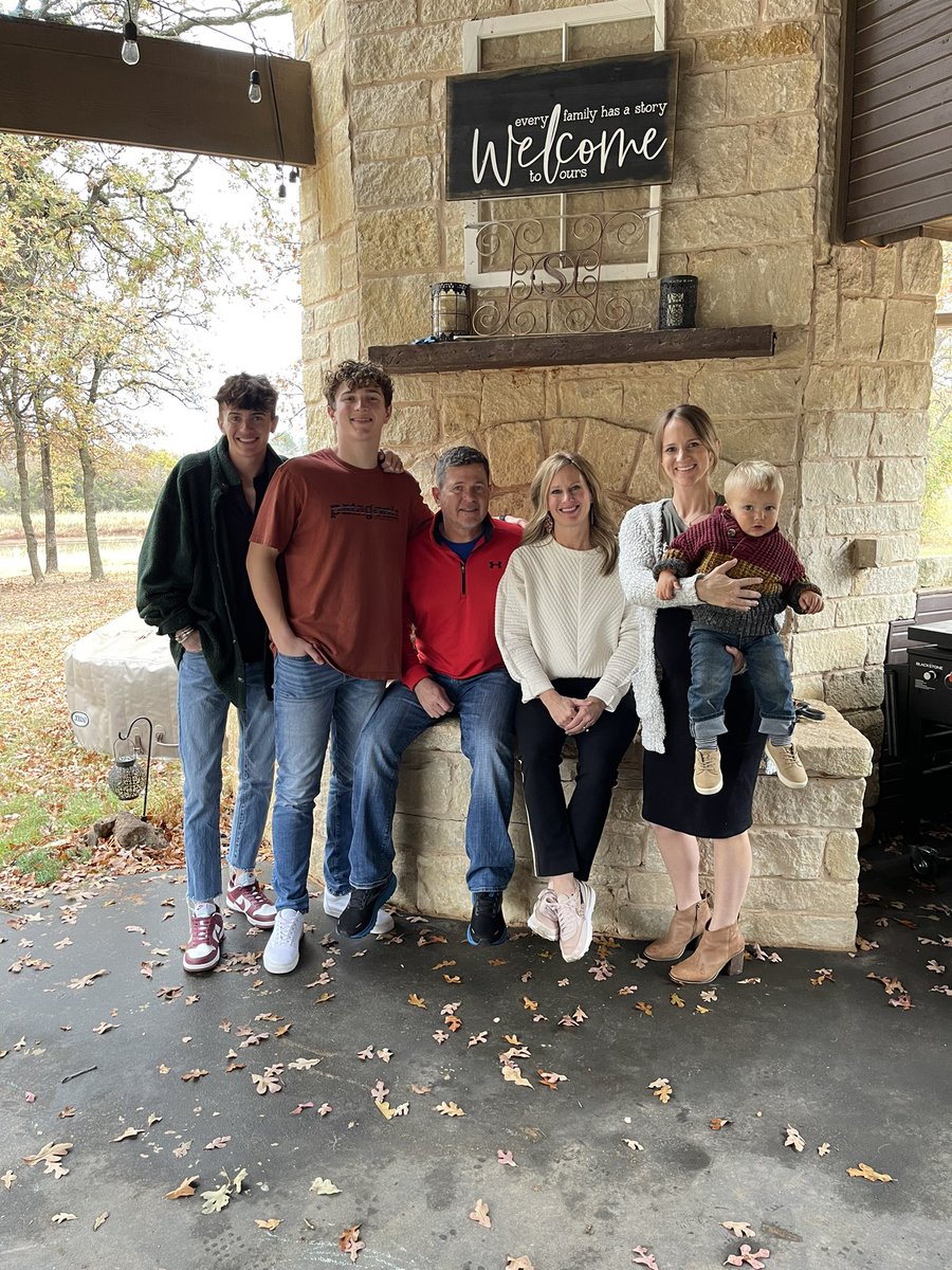shelleuby's tweet photo. Happy Thanksgiving from the Eubanks. Missing Trey tho. @principalme https://t.co/bG9lAuglLN