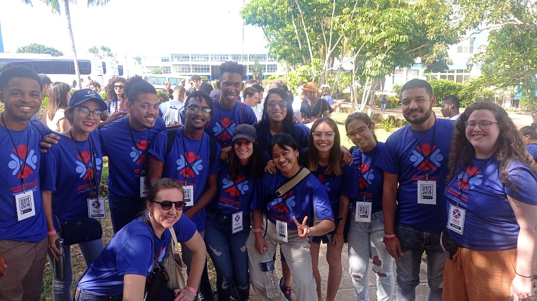 This is my first day sharing with these talented and committed young militants from #Cuba and #EEUU . I bet it will be a great opportunity to bring our cultures closer, fight misinformation and built new bridges.🇨🇺🇺🇸
 #youthfriendshipmeeting
#ConstruyendoHoyNuestroFuturo