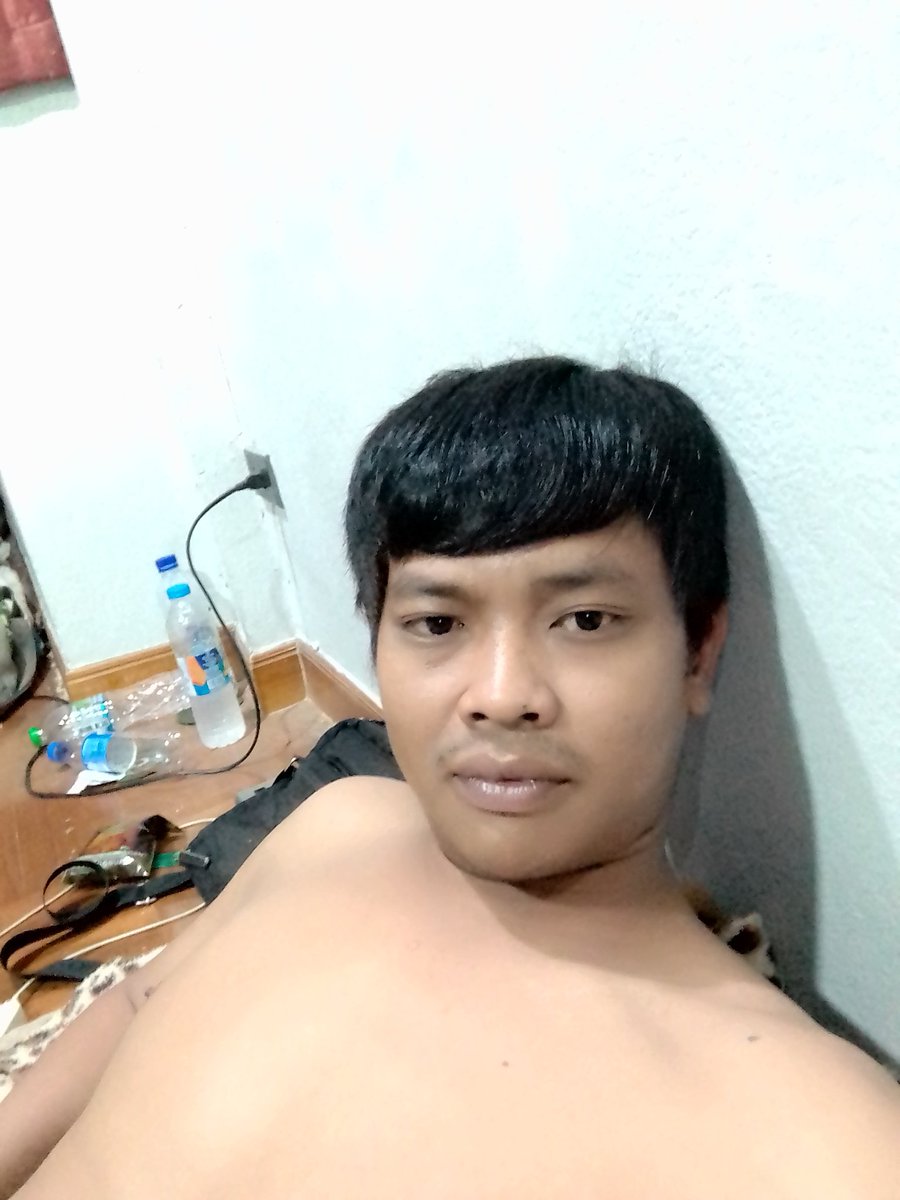 RsakdiSu's tweet photo. ไผยังไม่นอนคับ https://t.co/5r8CrgXHg3