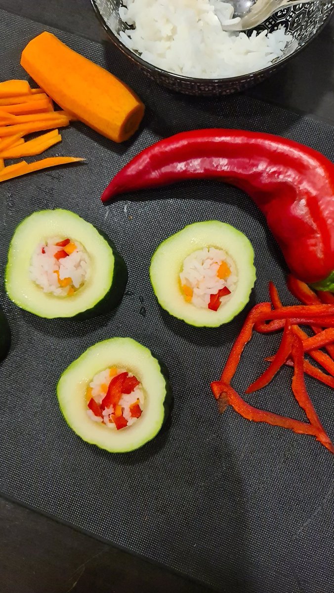 Math_Officially's tweet photo. VEGI SUSHI 💟💟💟
.
RECIPE: YouTube - Math_Stars
.
#math_stars #math_officially #foodfam #foodie #foodies #foodblogger #recipe #tasty #tastyfood #fooddecoration #delicious #sushi #cooking #comida #comer #receta #decoration #foodlover #foodart https://t.co/IOVo1uYy1I