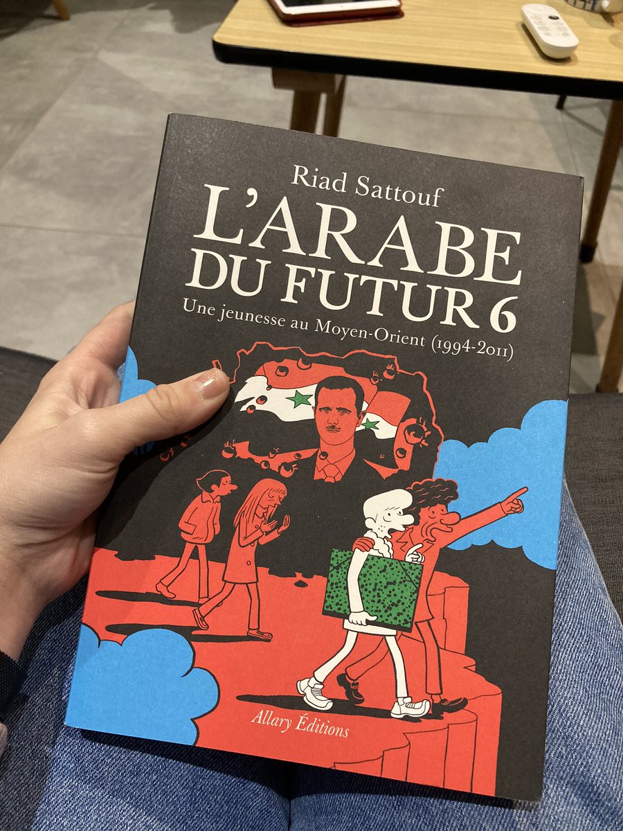 Je voulais attendre ce week-end mais j’ai lu les premières pages par curiosité… autant dire que j’ai fini par tout lire d’une traite !
Vraiment très touchant et cette fin 😮 
autant dire que j’ai autant adoré ce tome que les précédents, vraiment bravo @RiadSattouf !