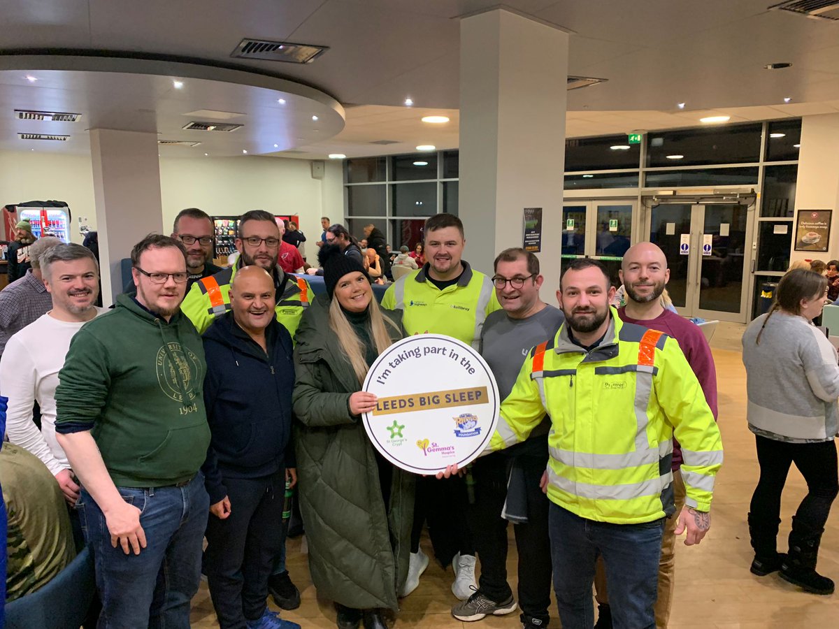 #LeedsBigSleep getting really real and the #M621Team has raised nearly £5,000. It would be great if we could break that barrier.  justgiving.com/fundraising/jo…
