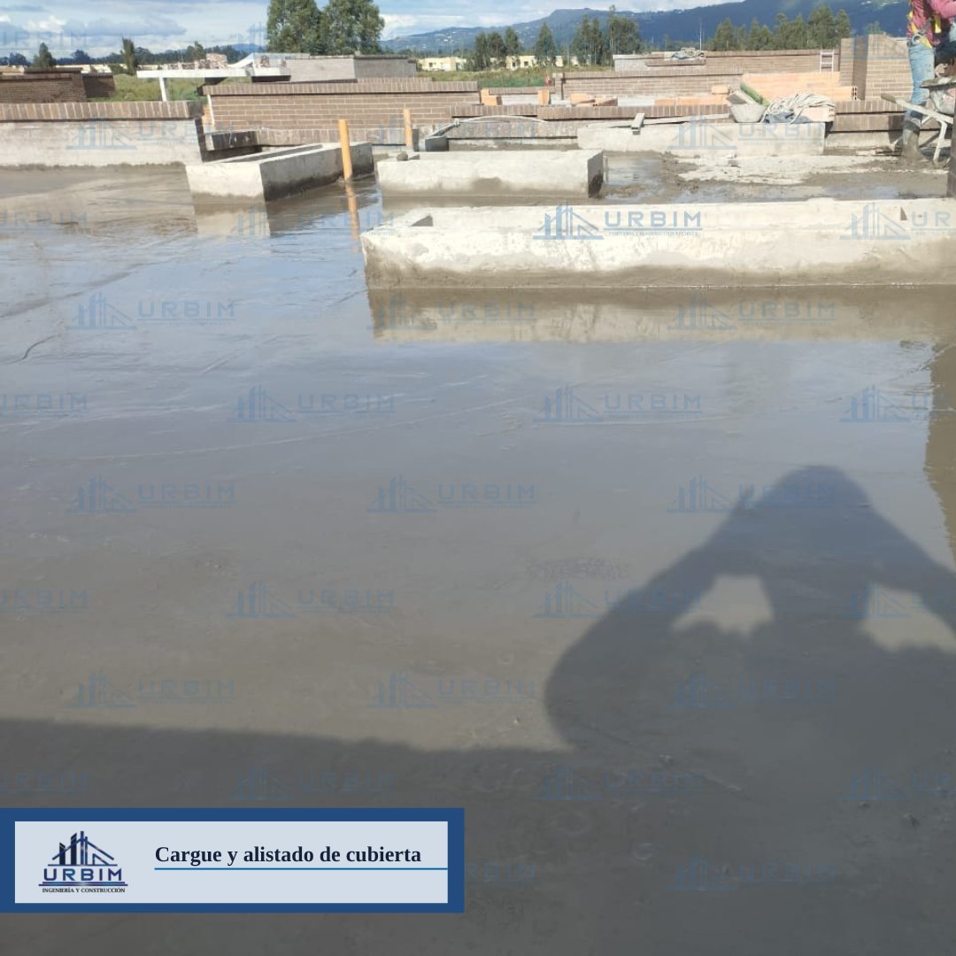 UrbimCol's tweet photo. #ProyectosUrbim otro de los servicios que tenemos es el de #Cargue y #Alistado de #cubiertas. #Avancedeobra #Obracivil #UrbimConstruye https://t.co/A8HSofJUTm