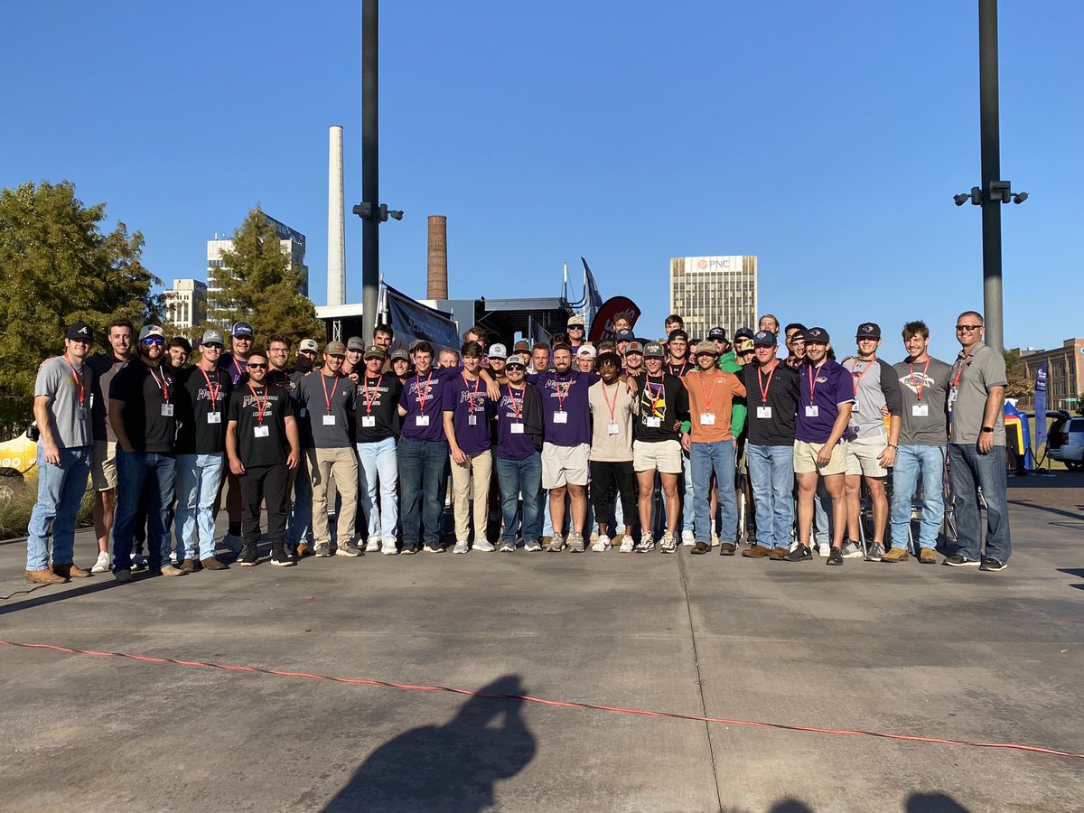 UMoTownBaseball's tweet photo. Happy Thanksgiving from the Montevallo Baseball Team! We are blessed and thankful everyday to be part of such a special baseball family! Hope you and your families have a great Thanksgiving! #RECC 🦃🍁 https://t.co/7ADwmM2FN6