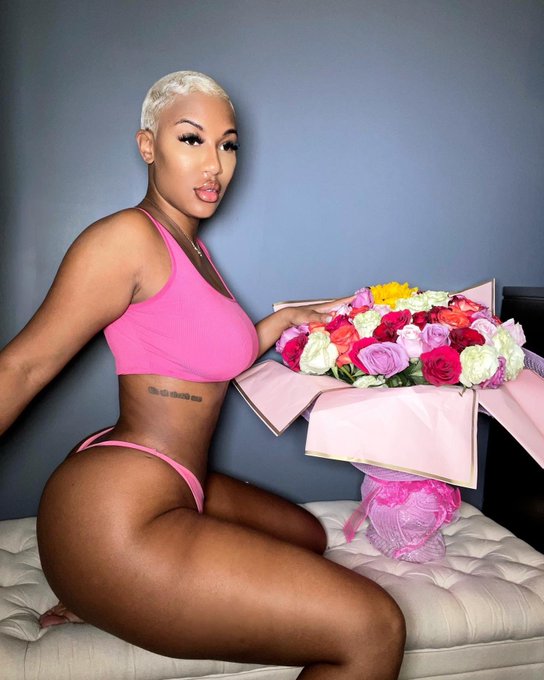 I&rsquo;m grateful for all this good kitty I&rsquo;m sitting on https://t.co/95HCvZorkb<a href="/tag/unpopularopinion"class="tags"><span>#unpopularopinion</span></a>