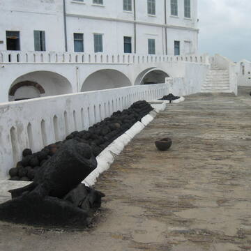 DidYouKnow: #Ghana 🇬🇭 - #Portugal have been connected  since 1482 

Elmina Castle(#WorldHeritage) in #Ghana is first trading post built &amp;  oldest #European building in existence south of Sahara

by Portuguese as Castelo de São Jorge da Mina
 
Visit #Ghana whc.unesco.org/en/list/34
