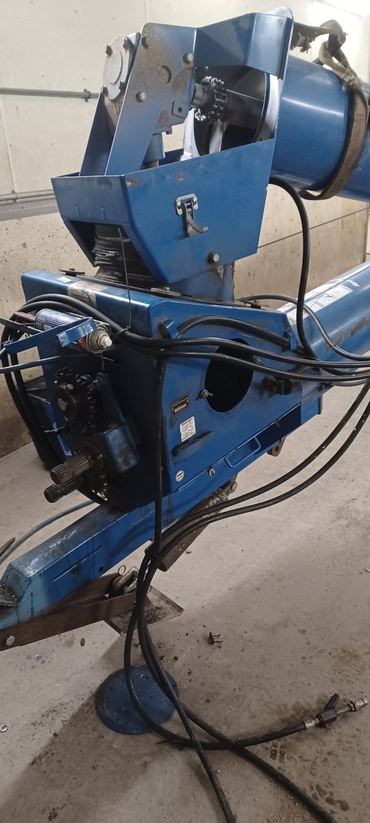 Looking for a 13" swing for a brandt auger.  Anybody add a rodono or ezreach to your auger and want to get rid of your standard swing? Contact me.