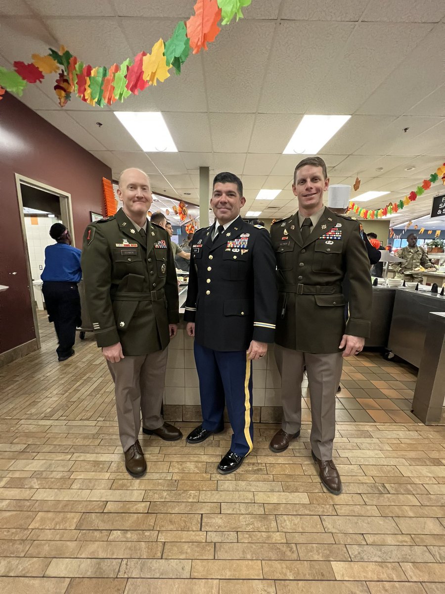 RovingSoldier's tweet photo. @ArmyIntelCG @Fort_Huachuca @PhoenixBDE_6 @usacac @TradocCG We were there too Sir! @PhoenixBDE_6 https://t.co/hDjCebHKPy