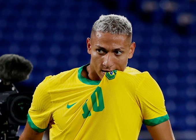 UmFilosofoCitou's tweet photo. RICHARLISON É O NOME DELE 🇧🇷🇧🇷🇧🇷 https://t.co/9vOaYJ00tx