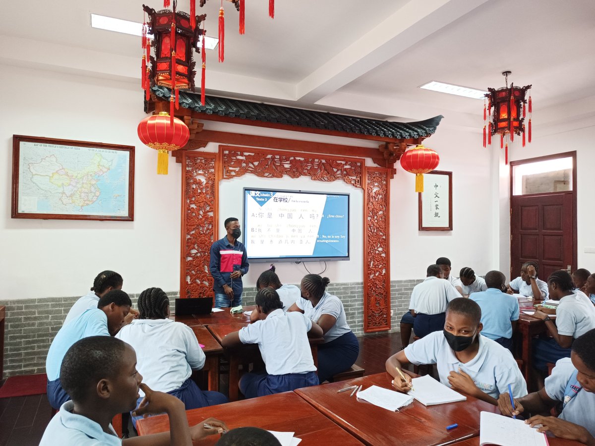 DeConfucio's tweet photo. The Confucius Institute of National University of Equatorial Guinea has just finished the “Quality Improvement Month Activity of Teaching Chinese” on the 25th of November. It includes directors’ observing classroom teaching, evaluating classroom teaching and seminar on teaching. https://t.co/AEvy6KOi4L