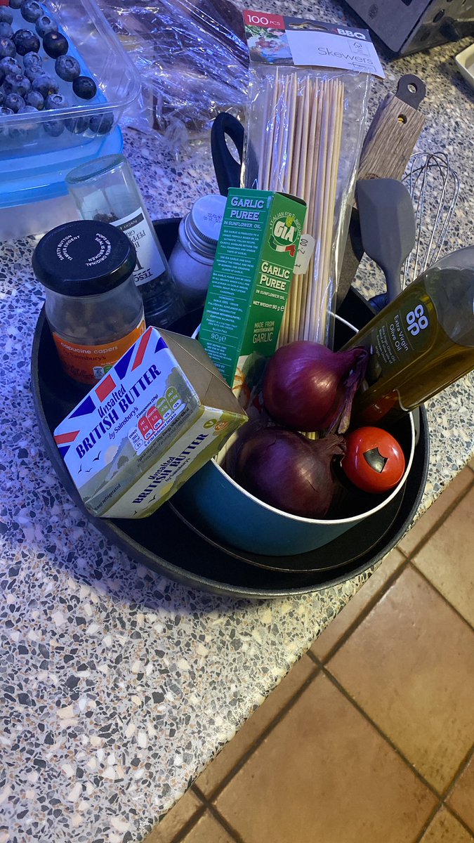 So pulling together my starter cooking pack for shop.. who’s up for a cooking demo and tasting tomorrow.. one pan wonder. Simple but tasty.. say about 11:30 tomorrow?? <a href="/ShitChester/">nearly 13 years of Shitchester</a> <a href="/wearechester/">We Are Chester</a> <a href="/chestertweetsuk/">#chestertweets</a>