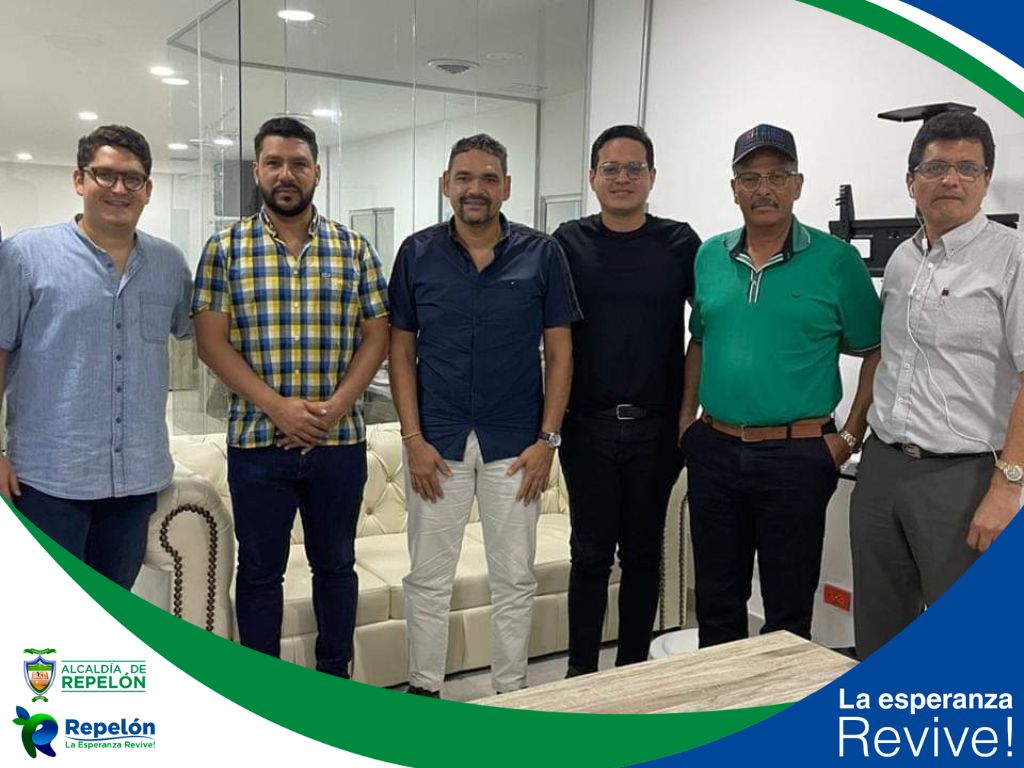 AlcaldiaRepelon's tweet photo. El alcalde Wilfrido García Muñoz en compañía de los mandatarios de los municipios de Manatí, Santa Lucia,Suan estuvieron visitando la compañía @CaribbeamExquisites s.a.s en @zonafrancalascayenas  y la agencia de @desarrolloruralADR https://t.co/WlewCXNiy3