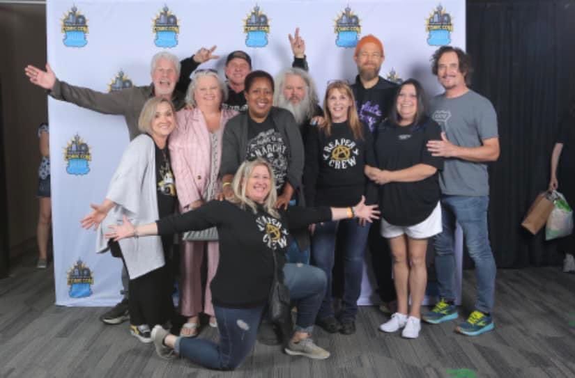candacekellyto's tweet photo. @ShontayLuna @BIGRosieBK @MelyndaE @Theorossi @KimFCoates @Kanada20001 @Cinnygirlx @AndyLGirl @gutierrez4541 @ParrySoundLife @janetlunney #AddictsInNiagara #AddictsInChicago #AddictsInToronto #AddictsInβ¦.. ??? #SamFamForever https://t.co/a6IUnmyM1U