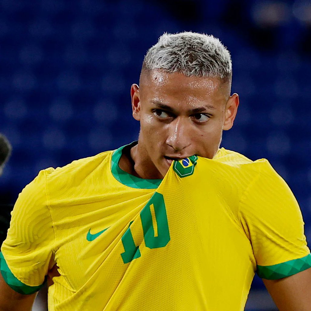 pjmncloud's tweet photo. • edits da seleção brasileira com dreamers pra você usar durante a copa https://t.co/AaP8vfDWso