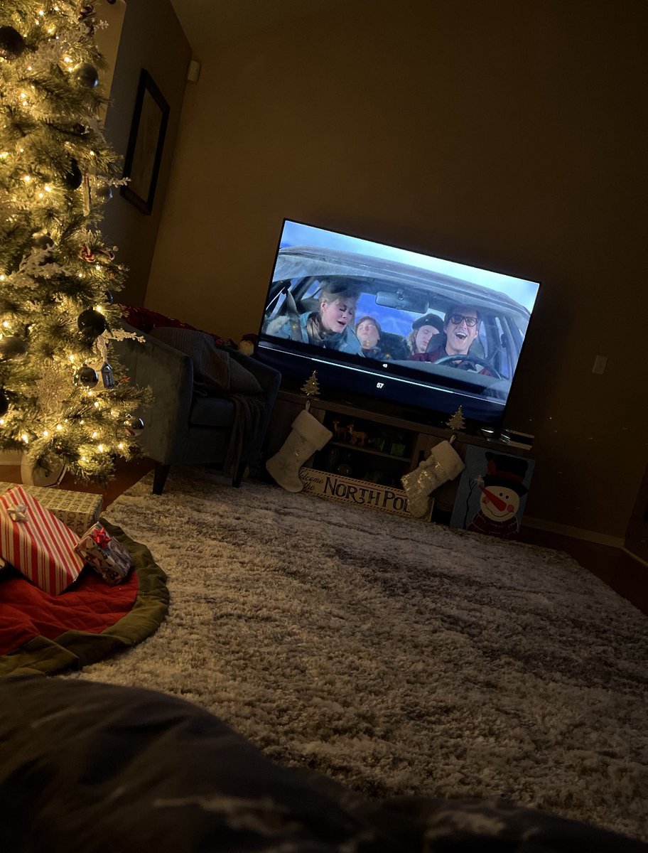 Schmitty713's tweet photo. Ending Thanksgiving by watching Christmas Vacation @KylieSmith511 #tradition https://t.co/JKScREO6eu
