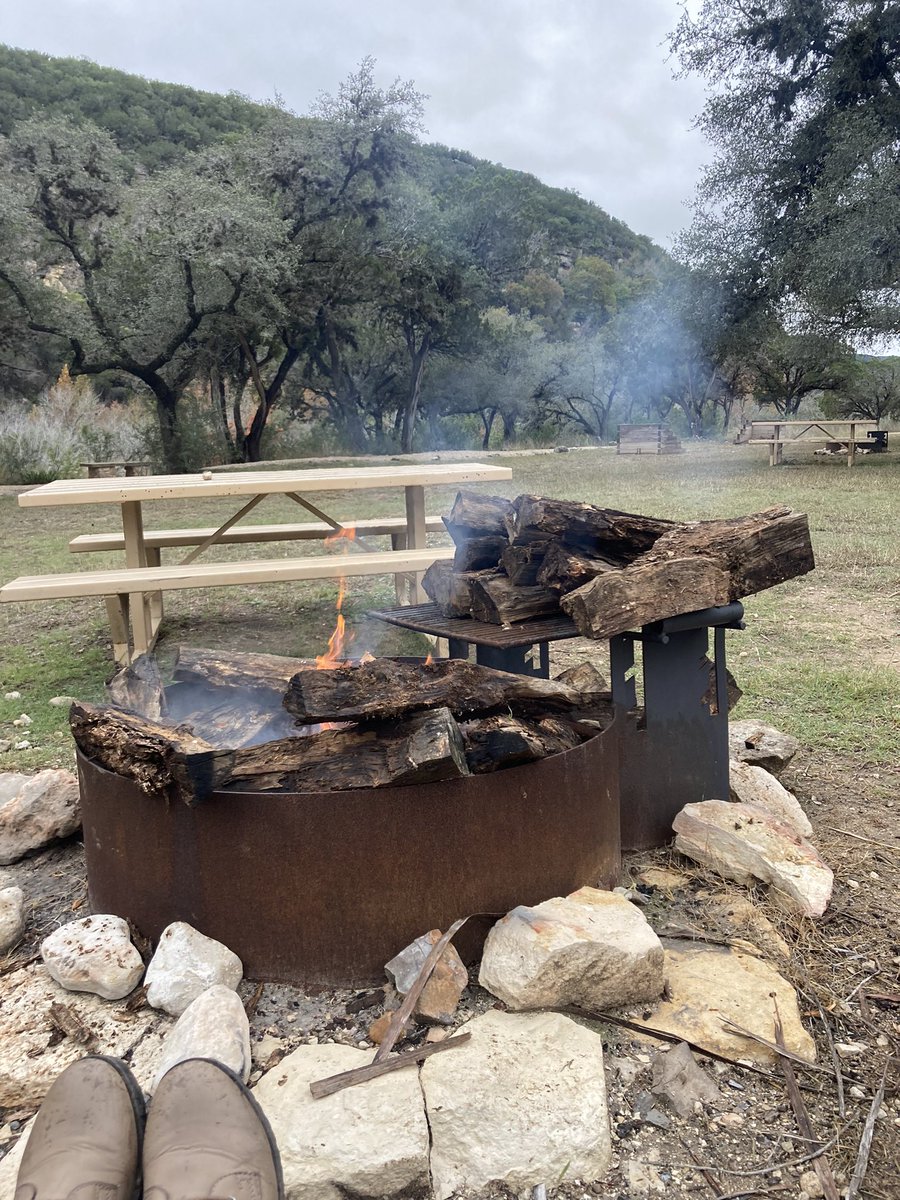 Thanksgiving in the beautiful Hill Country.  Hope everyone had a blessed Thanksgiving! 
🦃🍽
#PosadaDelFrio #LeakeyTx