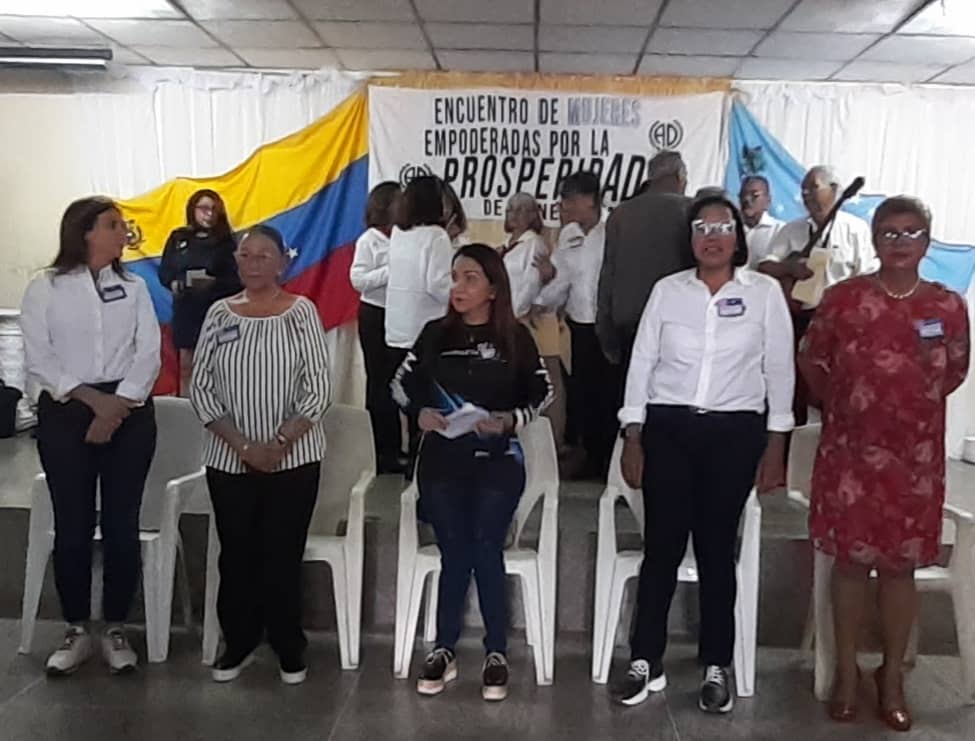 SubSecGralADMga's tweet photo. #24Nov22 La Sub Secretaria General Margarita Benitez, participó en el Encuentro de Mujeres Empoderadas Por La ProsperidAD De Venezuela, realizado en La Casa de AD-Monagas. #TrabajandoParaGanar #UnidosPorVzla @sandraalfaro @prospericarlos @PieroMaroun https://t.co/I7n7pyWSHo