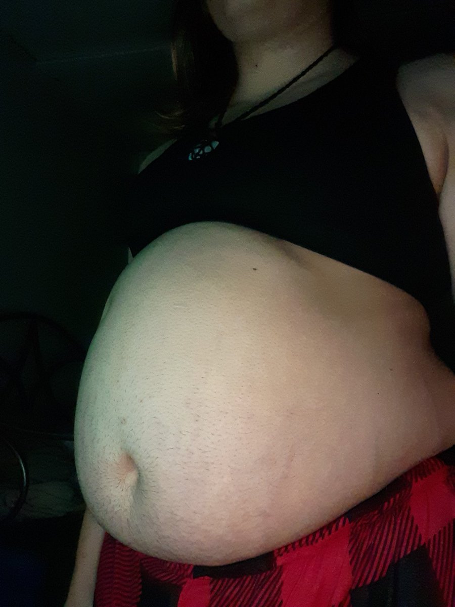 zerathelewddrag's tweet photo. Happy belly with Thanksgiving food https://t.co/LmNRqLMI93