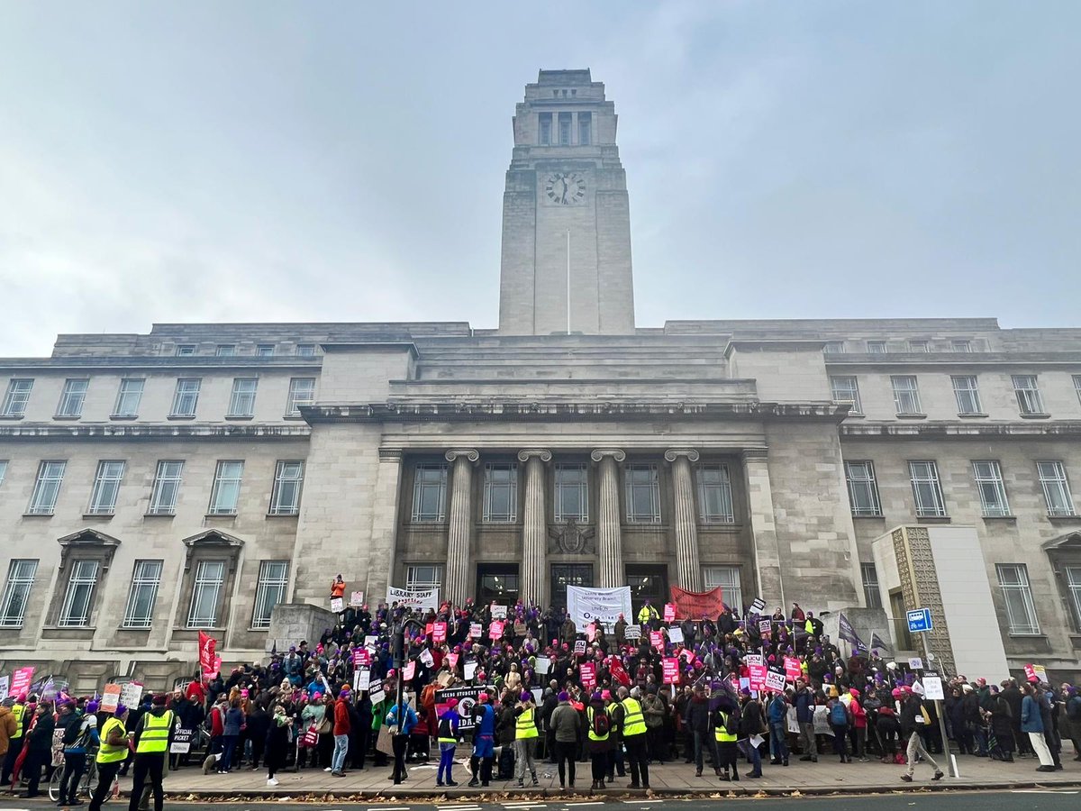 Peter Adams (@adamsbiophyslab) on Twitter photo Today, I was on strike as part of <a href="/leedsucu/">Leeds University UCU</a>, as part of the biggest ever university #strike to hit the UK with over 70,000 university staff at 150 universities! ucu.org.uk/article/12609/…
Very sad that the university is not negotiating seriously about important issues! 😐 Today, I was on strike as part of <a href="/leedsucu/">Leeds University UCU</a>, as part of the biggest ever university #strike to hit the UK with over 70,000 university staff at 150 universities! ucu.org.uk/article/12609/…
Very sad that the university is not negotiating seriously about important issues! 😐
