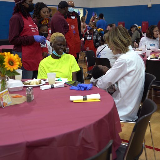 KellyCraftKY's tweet photo. Happy Thanksgiving, from our table to yours. https://t.co/qhmo3PGbQ5