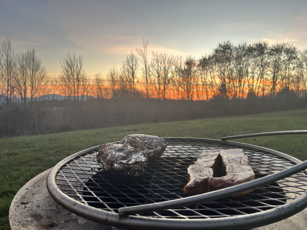 Ƹ`◠ᴥ◠⸂Ʒ tweet media