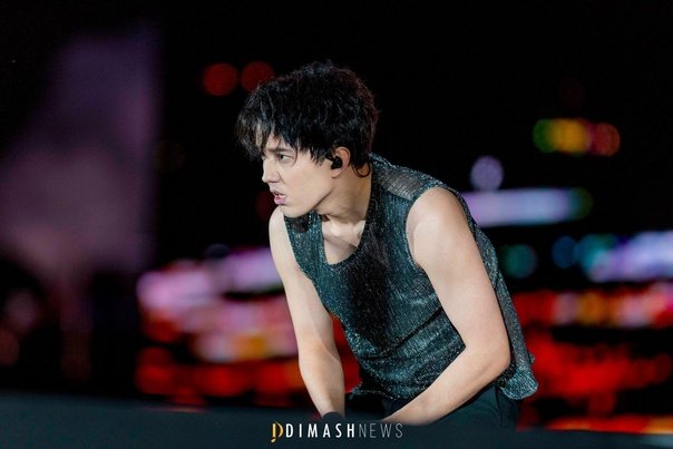 Sveta70191091's tweet photo. Болит у человека душа за мир. Димаш! Самый лучший! <3 \(*.*)/
#DimashQudaibergеn @dimash_official ❤ #TheStoryOfOneSky #Spotify #BillboardHotTranding  #BigArtist #MusicForSoul #HightMusic 
On YouTube \(*o*)/ <3: https://t.co/PzBWpqH0fu https://t.co/meG8xizm87