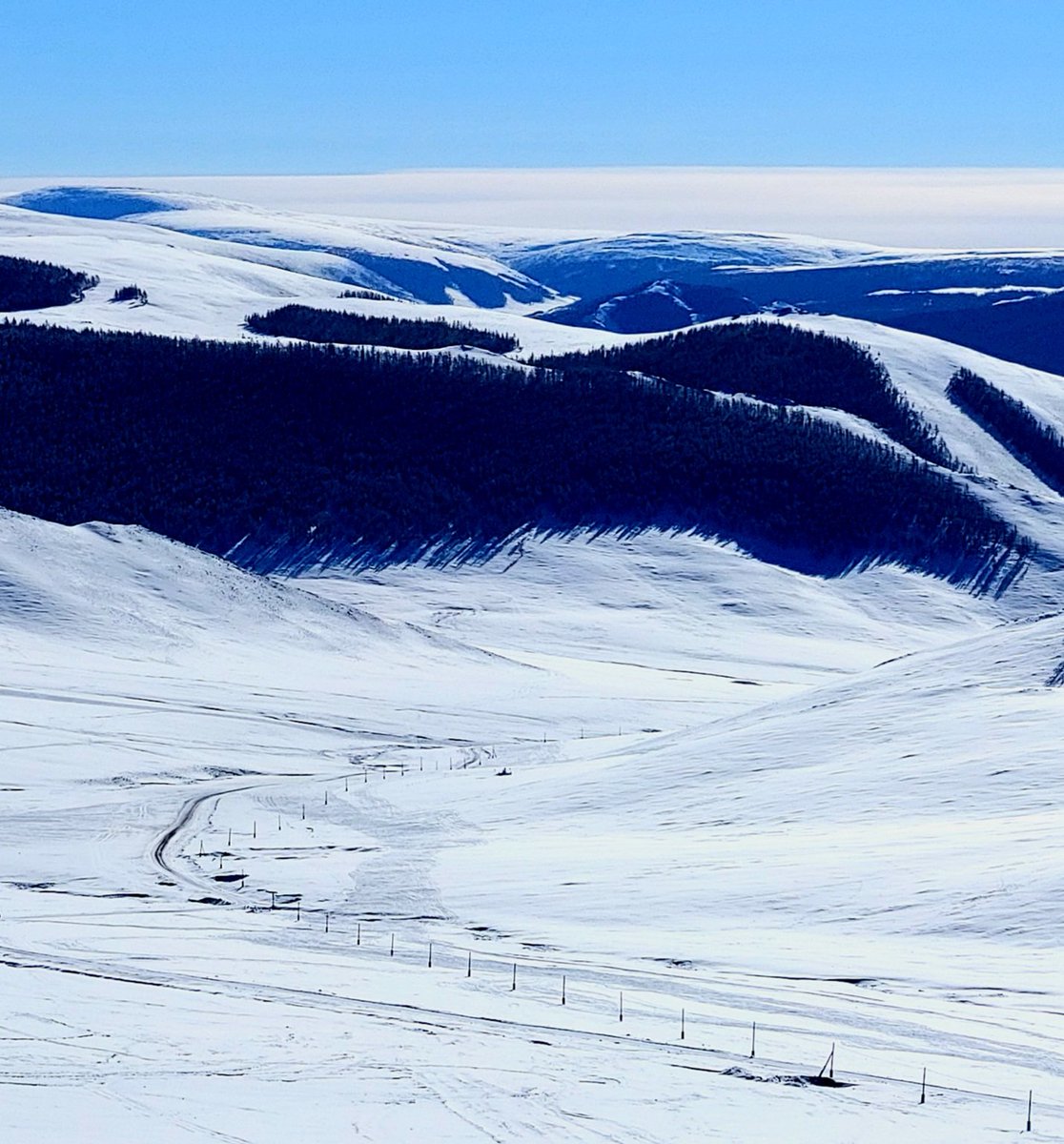Өглөөний мэнд Монгол орон. 
Та бүхэндээ энэ өдрийн хамгийн Сайхан бүхнийг хүсэн ерөөе. 
Завхан аймаг. Цагаанхайрхан сум. 
'Ганцын Даваа'.