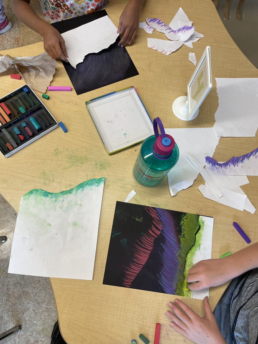 glendale_ardern's tweet photo. Recreating the Northern Lights with chalk pastels. We love art! https://t.co/pSZ72dxDqx