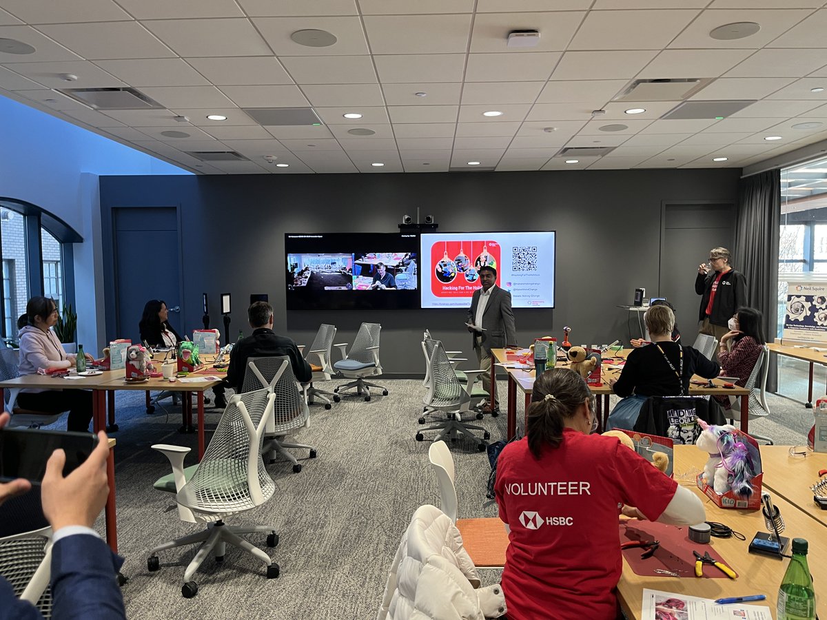 MakerMakeChange's tweet photo. It's raining cats and dogs here (unicorns and dinosaurs, too!).
Thank you @HSBC_CA #volunteers in Toronto and Vancouver for adapting toys for #HackingForTheHolidays! #HSBCCommunity https://t.co/rpUHQuZVtt