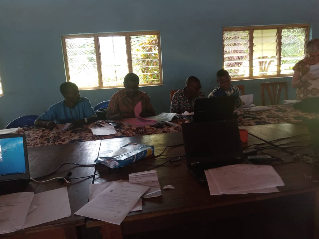 Formation, le mercredi 16 novembre 2022, des acteurs communaux responsables de l'application de la réglementation de l'assainissement dans la commune Vo1.
#JulesAfanchahoLeJoyeux