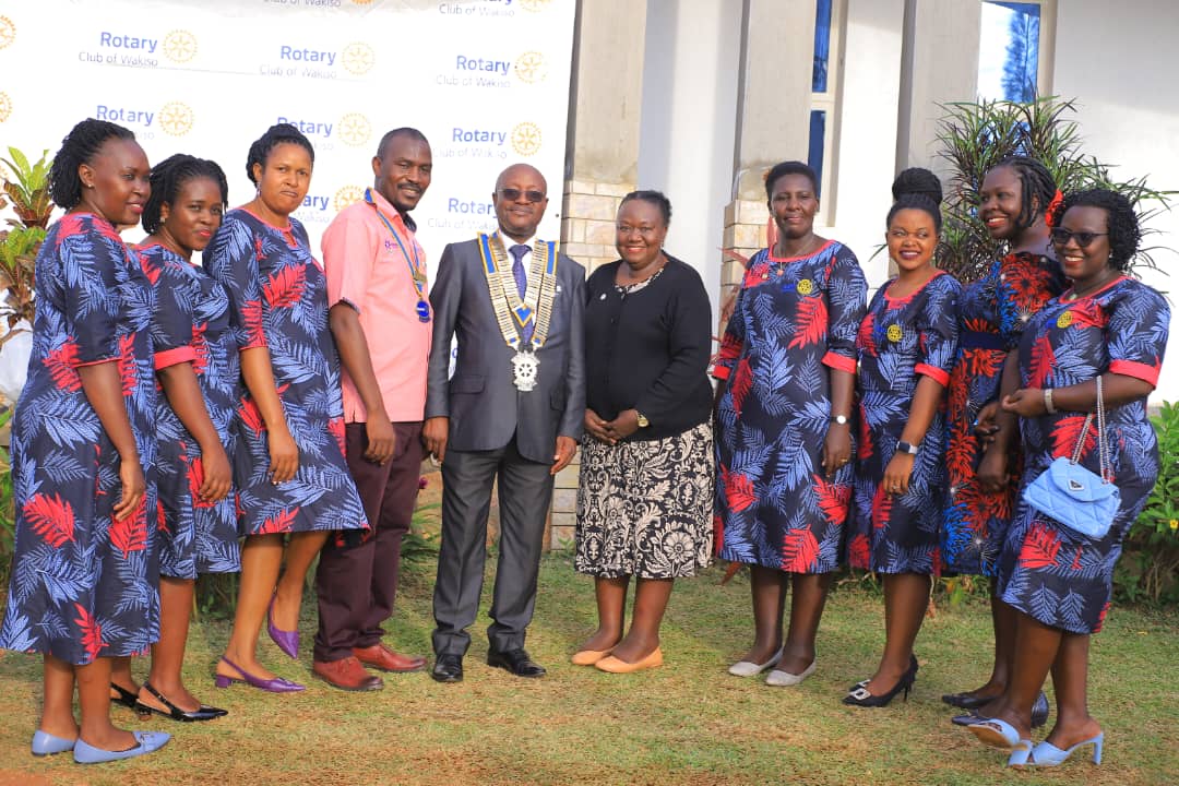 HonMikeSebalu_'s tweet photo. My official visit to the Rotary Club of Wakiso yesterday was indeed amazingly interesting, exciting and memorable.  The club is on course to greatness.  They are steadily developing systems and structures for transformation into a vibrant club. https://t.co/IHJwYkKZMo