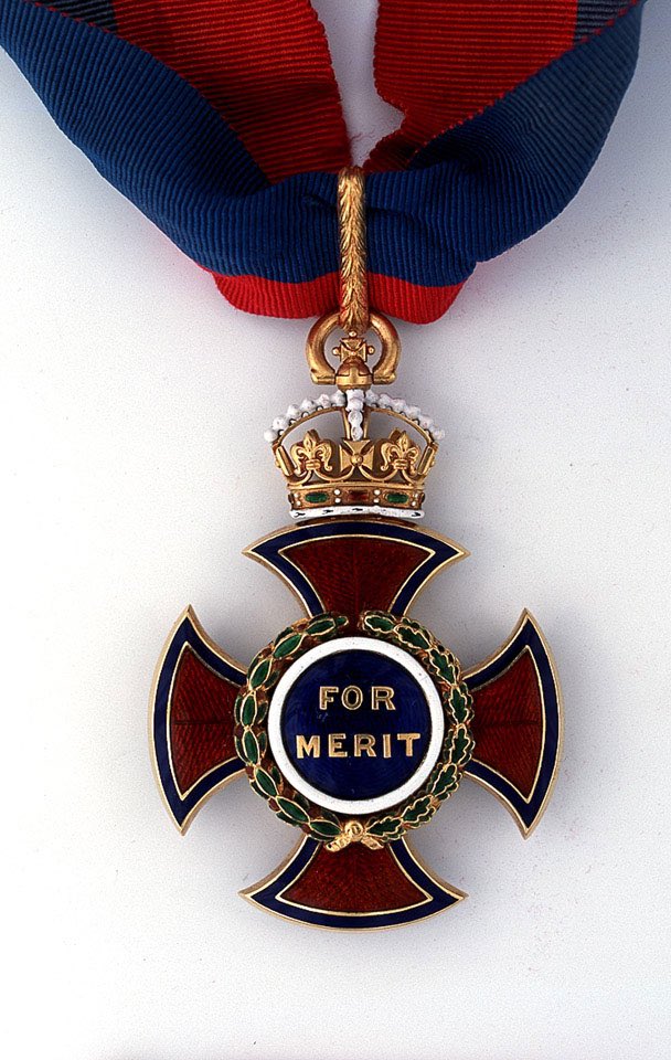 MuellerJohnF1's tweet photo. HM the King is making a particular show of the Order of Merit - anyone know why? https://t.co/Paxtb65tos
