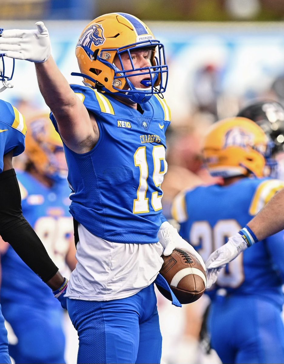 ColbeAndrews's tweet photo. Just the beginning 🏈💙💛 https://t.co/3fCYZg4klq