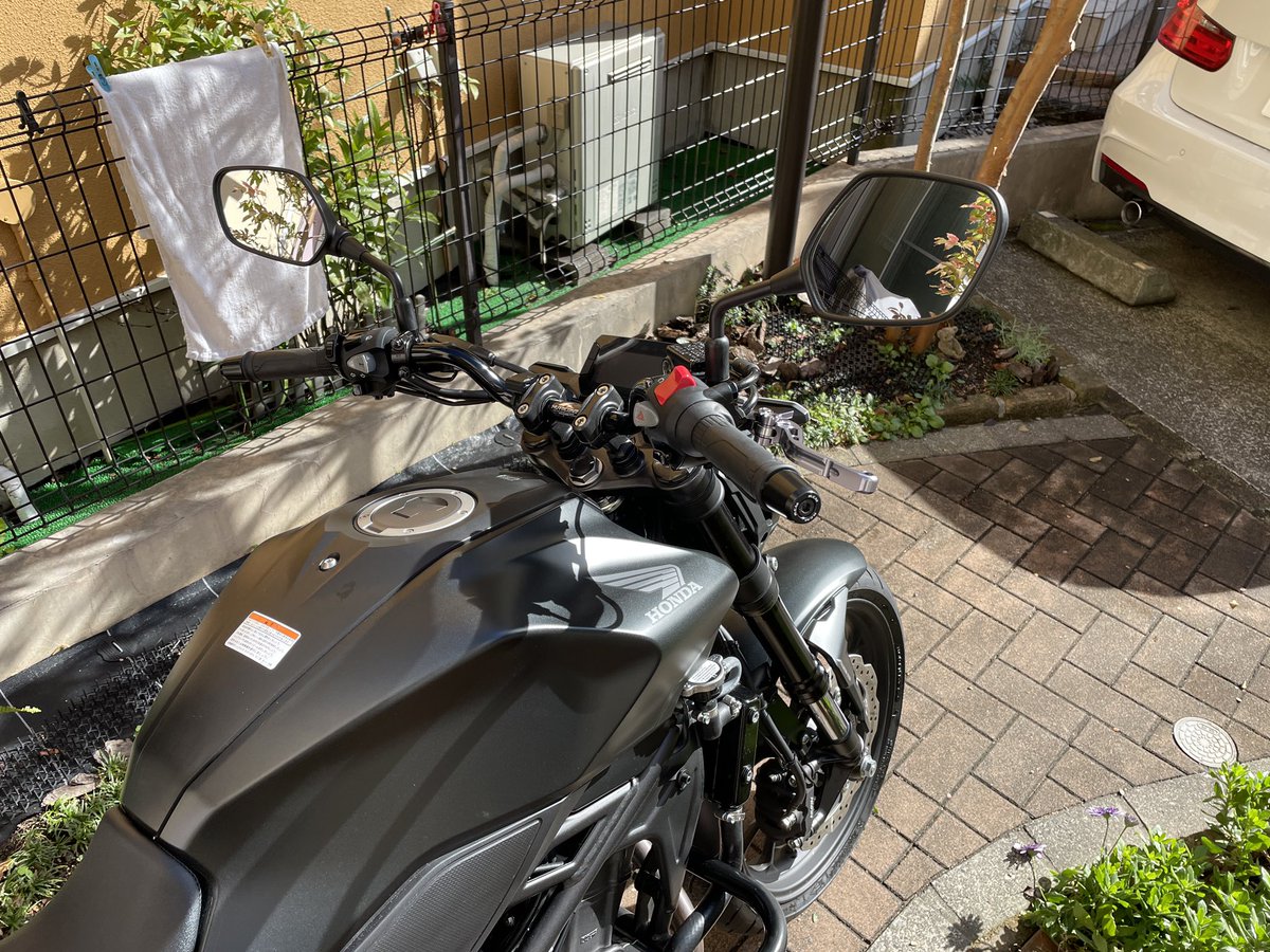 takemaruburari's tweet photo. cb250r ハンドルバー交換
ハリケーンBMコンチ3型
バーエンド交換
acサンクチュアリ
RCM concept ミドルウエイトバーエンド

バーエンド位置最適化の為
穴位置変更

#cb250r
#ハリケーン
#bmコンチ3型
#acサンクチュアリ https://t.co/lgeGOrcq5D