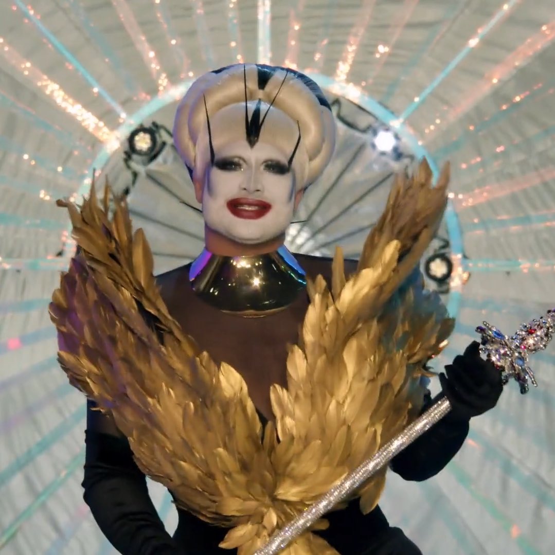 mascarayde's tweet image. a HUGEEEE condragulations to @thedannybeard for being our first EVER bearded queen to win #dragraceuk, extremely deserved!!!