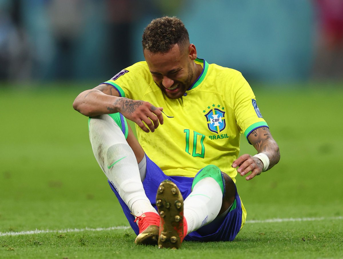 GingaBonitoHub's tweet photo. 🚑 INJURY UPDATE:

🎙️TITE:

“He remained in the two goals feeling pain because the team needed him.”

🎙️RODRIGO LASMAR:

“He was already feeling it. He stayed on the field for another 11 minutes after the sprain. In the end, he couldn’t go on.” https://t.co/li0XqCAQ8H