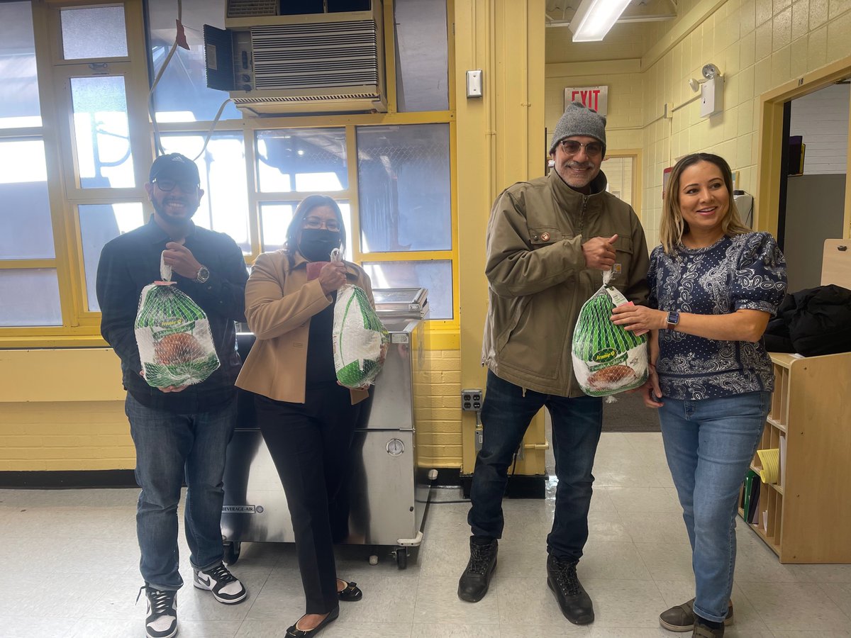 DavilaAssembly's tweet photo. (1/2) Wishing all of the families across the #53rdAD a happy and safe Thanksgiving! Thank you to all the sponsors (see post for more details) and volunteers who made all the turkey distributions &amp; Thanksgiving giveaways possible. https://t.co/xCxNdcrJUu
