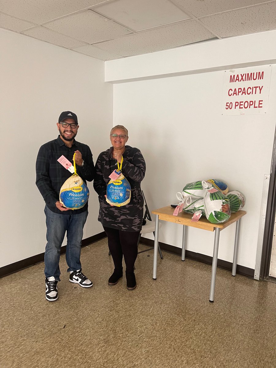 DavilaAssembly's tweet photo. (1/2) Wishing all of the families across the #53rdAD a happy and safe Thanksgiving! Thank you to all the sponsors (see post for more details) and volunteers who made all the turkey distributions &amp; Thanksgiving giveaways possible. https://t.co/xCxNdcrJUu