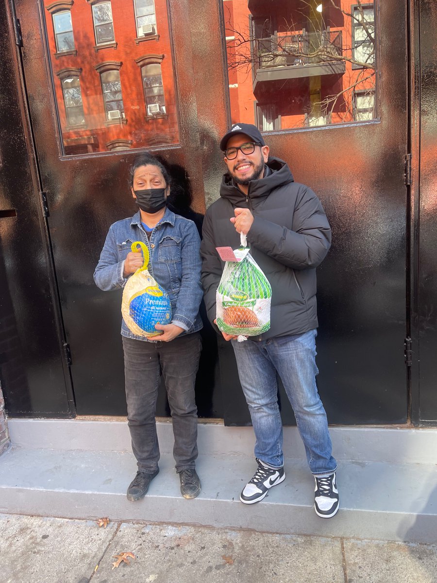 DavilaAssembly's tweet photo. (1/2) Wishing all of the families across the #53rdAD a happy and safe Thanksgiving! Thank you to all the sponsors (see post for more details) and volunteers who made all the turkey distributions &amp; Thanksgiving giveaways possible. https://t.co/xCxNdcrJUu