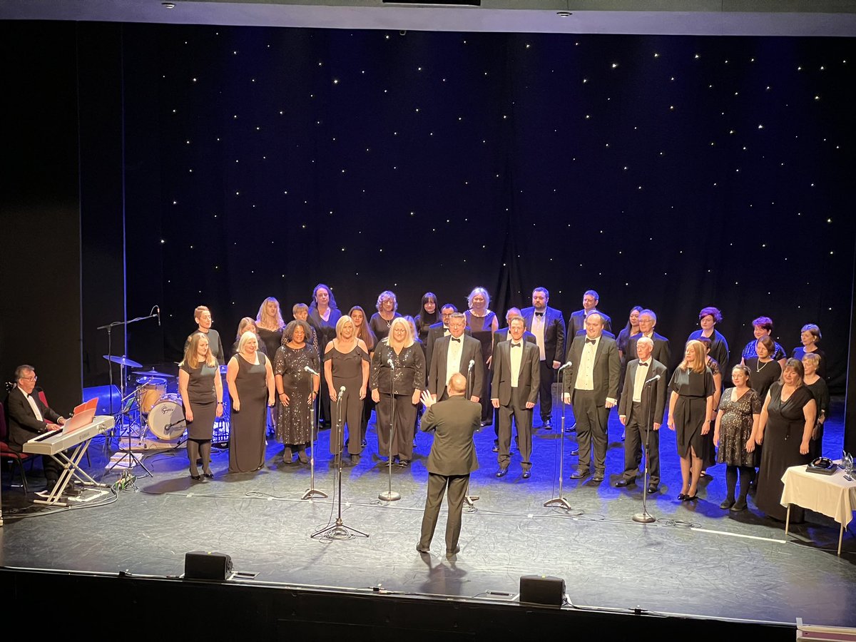 ClitheroeAm's tweet image. We may not have brought back the silverware, but we’ve certainly brought back a fantastic experience and the earworm of “What Shall we do with the Drunken Sailor” 😅 A huge thank you and WELL DONE to all involved! @LancashireCC #LancsChoiroftheYear