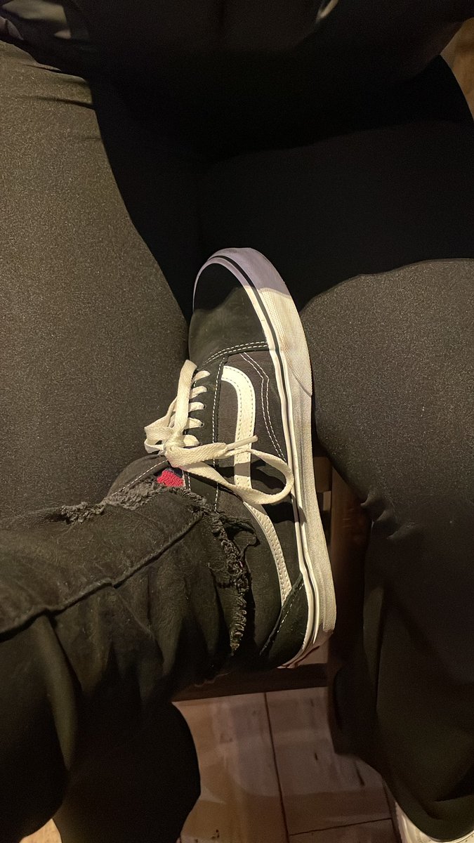 MistresssRed's tweet photo. Nice new clean shoes. Can’t wait to make them filthy #paypigs #paypig #paypiggie #findom #findomuk #feetfethish #shoelicker https://t.co/edcCKao50F